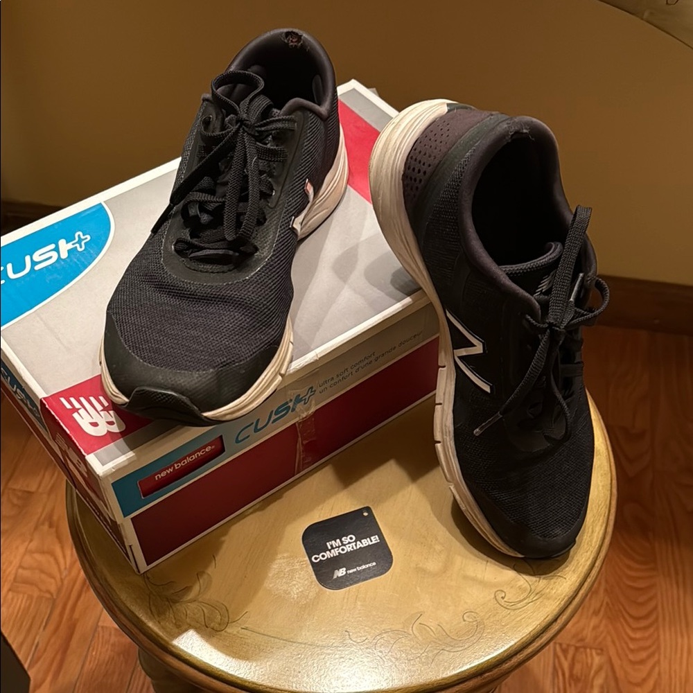 New Balance Black Athletic Shoes Sleek Design